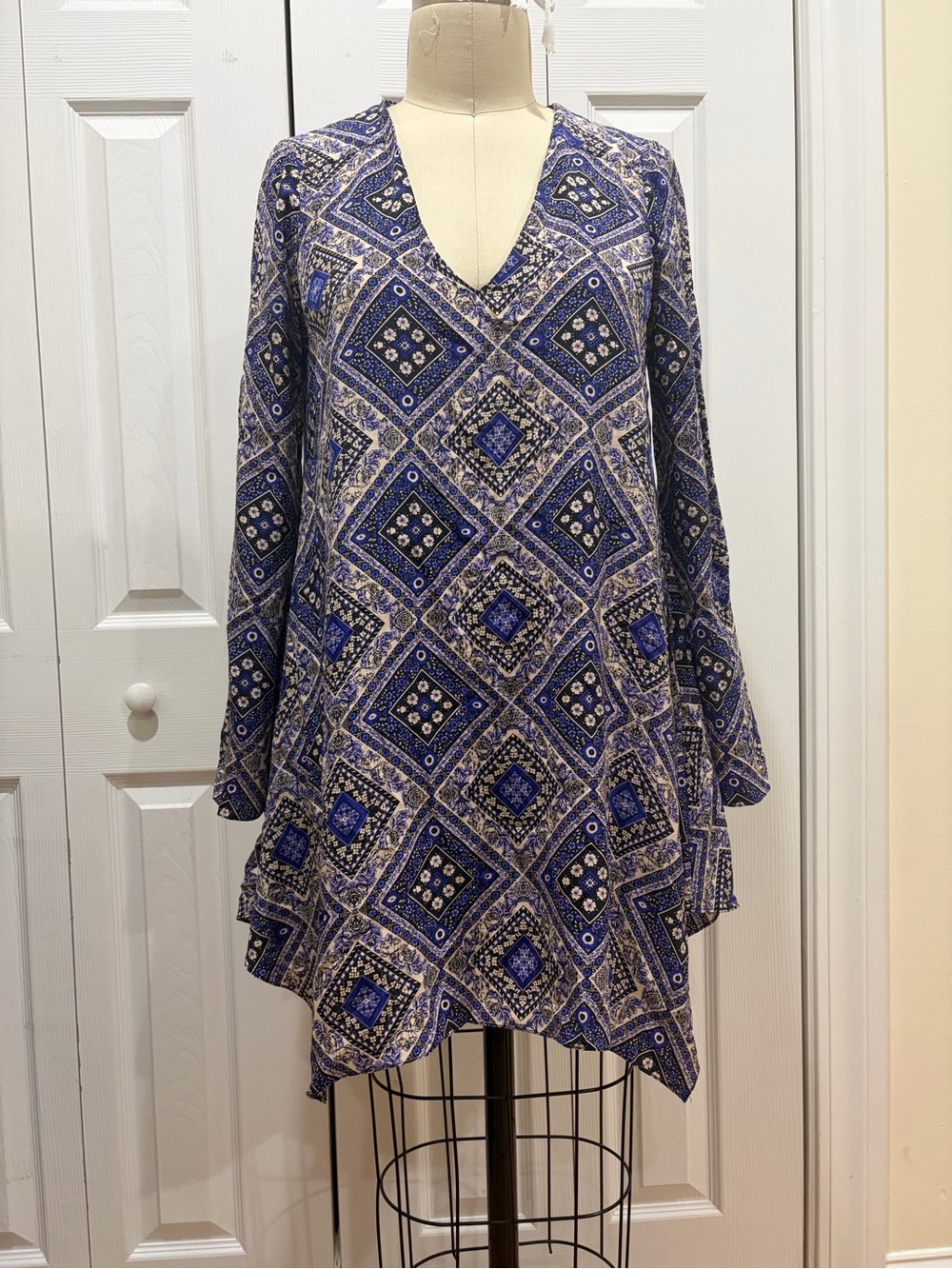 Rory Beca Silk Boho V-Neck Long Sleeve Tunic Top Mini Dress - Blue Geo Print S